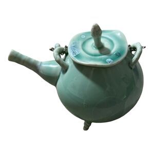 Beautiful 3‎ Leg Teapot Unique Finish Greens
